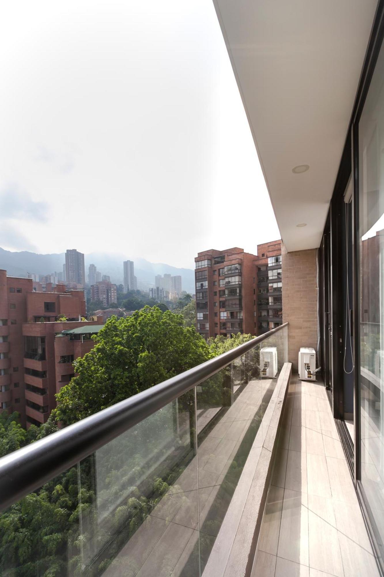 Class De De Lujo El Poblado. Excelente Ubicacion Apartment Medellin